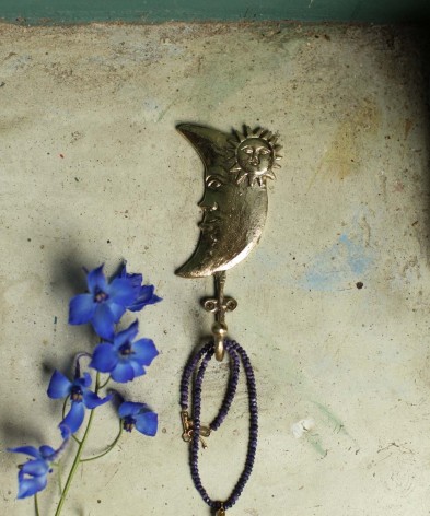 Wandhaken – Mond