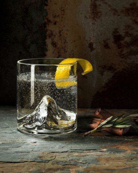 Set "On the Rocks"