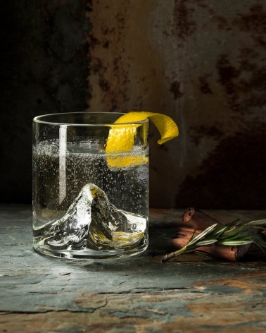 Set "On the Rocks"